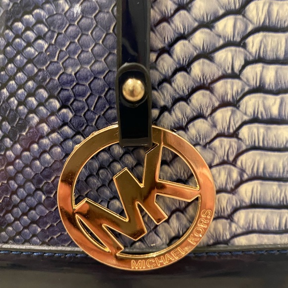 Michael Kors Stunning Dome Bag - Picture 3 of 13